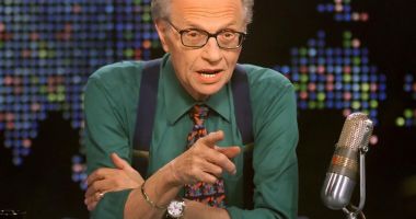 Larry King a murit la 87 de ani, în spital, după infecția cu COVID