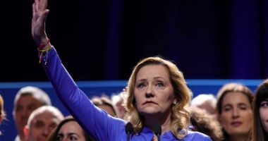 Stire din Actualitate : Elena Lasconi anunţă că îşi va depune candidatura săptămâna viitoare şi că a strâns 260.000 de semnături