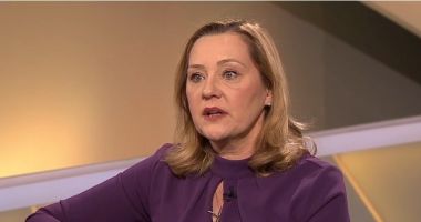 Stire din Actualitate : Ce a răspuns Elena Lasconi, dacă ar fi să aleagă între crini și trandafiri