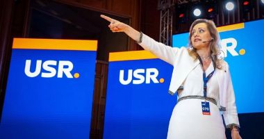 Stire din Politică-Administrație : Elena Lasconi: „Nu sunt de vânzare și nu sunt monedă de schimb pentru nimeni”