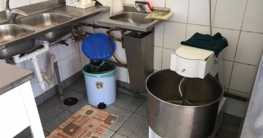 Galerie foto. "La șnitzel" se redeschide după ce a fost închis de Protecția Consumatorilor - 9