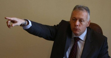 Stire din Politică-Administrație : Membri ai Greenpeace au intrat cu forța în cabinetul ministrului Mediului