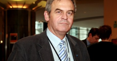 Stire din Politică-Administrație : Ședința Consiliului "Steaua României" privind distincția lui Tokes, amânată