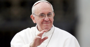 Stire din Actualitate : Atentat dejucat. Papa Francisc, la un pas de a fi asasinat