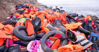 Stire din Actualitate : La un pas de catastrofă. Peste 2.000 de migranți, salvați