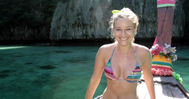 Stire din Monden : Laura Cosoi,  vacanță  în Grecia