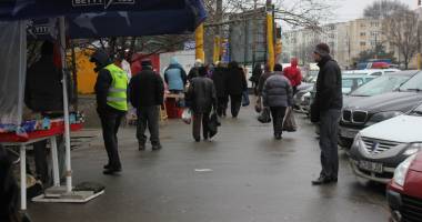 Stire din Eveniment : La "vânătoare" de bișnițari de țigări, prin piețele din Constanța