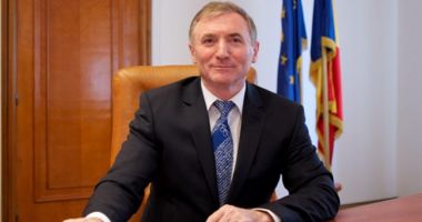 Șase procurori, dați afară din DNA. Decizia, semnată de Augustin Lazăr