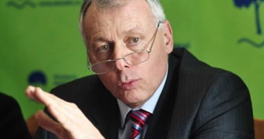 Stire din Politică-Administrație : "Guvernul nu va pica în urma moțiunii USL"