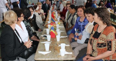 Dublă sărbătoare pentru localnicii satului Lazu - 6