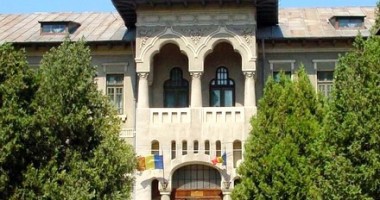 Stire din Cultură-Educație : Colegiul "Constantin Brătescu" a primit titlul de "Eco Școală"
