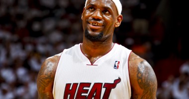 Stire din Sport Internațional : NBA - Starul LeBron James a stabilit un nou record personal, de 61 de puncte într-un meci