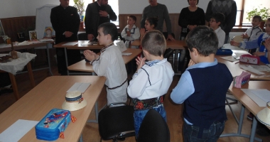 Stire din Cultură-Educație : Lecție specială  de religie  pentru elevii  din Valu lui Traian
