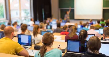 Stire din Cultură-Educație : Lecţii de istorie online gratuite pentru Bac 2021, organizate de Universitatea „Ovidius”