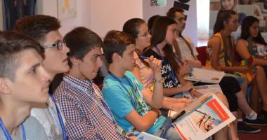 Stire din Cultură-Educație : Lecții de viață pentru un viitor informat