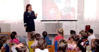 Lecție despre dispariția copiilor, ținută de polițiștii din Constanța - 2