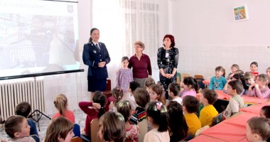 Stire din Eveniment : Lecție despre dispariția copiilor, ținută de polițiștii din Constanța
