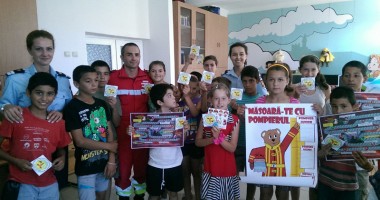 Lecții pentru copiii din centrele  de plasament,  de la pompieri - 4