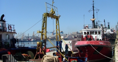 Stire din Economie : Legea care dă aripi industriei portuare