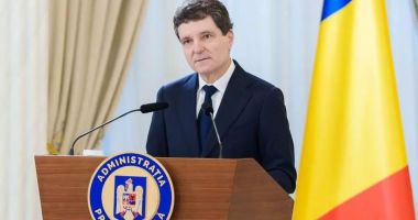 Stire din Politică-Administrație : Nicușor Dan sesizează la CCR legea privind utilizarea plajei Mării Negre
