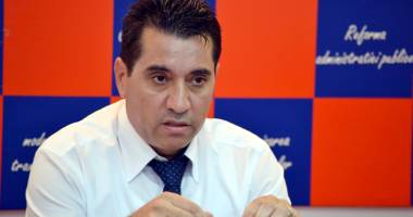 Stire din Politică-Administrație : "Legislația incoerentă a Guvernului Ponta a blocat România"