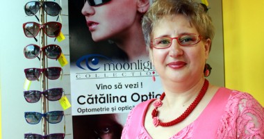 Stire din Sănătate : Soluții pentru a ne proteja ochii  în fața calculatorului sau a tabletei
