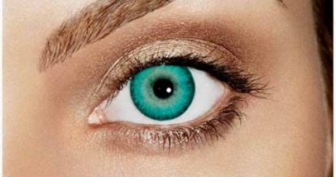 Stire din Sănătate : Șocant! Ce a pățit o studentă care a purtat prea mult lentile de contact
