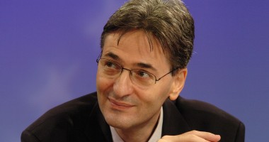 Stire din Politică-Administrație : Leonard Orban va conduce ministerul pentru fonduri europene