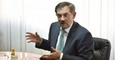 Stire din Actualitate : Fost guvernator al Băncii Naționale, timp de 18 ani, arestat pentru corupție