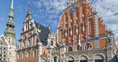 Stire din Actualitate : Letonia, prima țară din Europa care a reintrodus lockdown-ul în noul val de Covid-19