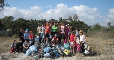 Stire din Social : 12.000 de constănțeni au participat la curățenia generală