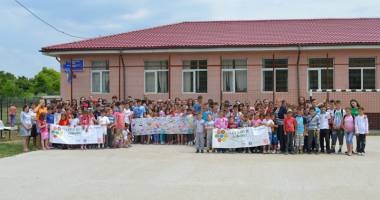 Stire din Social : Elevii, provocați să facă curățenie pe malurile Dunării