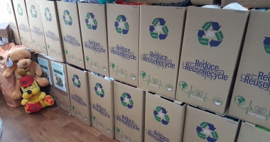Let's Share & Care! 450 de copii vor primi haine, jucării și alimente