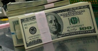 Stire din Economie : Dolarul s-a apreciat cu 0,43% în bătălia cu leul