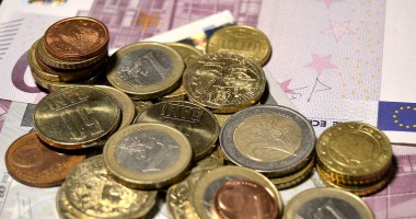 Stire din Economie : Cum se prezintă cursul leu-euro