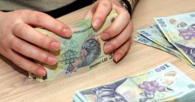 Stire din Economie : Leul lovește dolarul și francul elvețian, dar o încasează de la euro