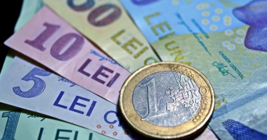 Stire din Economie : Leul câștigă la euro și francul elvețian