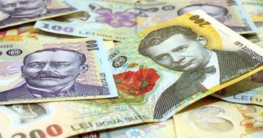 Leul câștigă la euro și francul elvețian, dar pierde la dolar