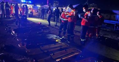 Stire din Actualitate : Tragedie pe apă! Un copil a murit şi 45 de persoane au fost salvate, după scufundarea unui vas