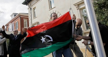 Stire din Actualitate : Consiliul Național  de Tranziție  are dreptul  să-l ucidă pe Gaddafi