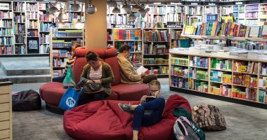 Stire din Cultură-Educație : Ministrul Culturii dă asigurări că nu va crește cota de TVA la cărți, bilete de spectacole și concerte