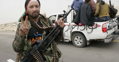 Stire din Actualitate : Rebelii libieni au pregătit terenul cu atenție înaintea asaltului asupra Tripoli