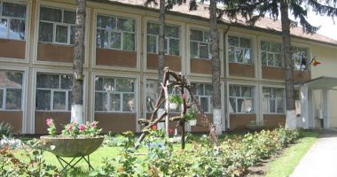Stire din Economie : Liceele agricole vor primi bani de la MADR