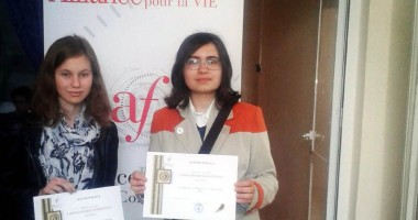 Stire din Cultură-Educație : Liceeni de la "Ovidius",  răsplătiți pentru pasiunea francofilă