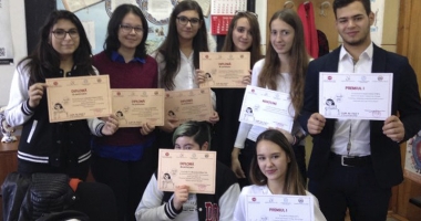 Stire din Cultură-Educație : Liceenii de la "Ovidius", preocupați de cercetarea științifică