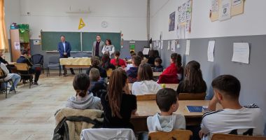 Stire din Cultură-Educație : Istoria fundamentală a României, prezentată de istorici constănțeni liceenilor din Nicolae Bălcescu