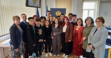 Stire din Cultură-Educație : Iată cine va reprezenta județul Constanța la etapa națională a Concursului de cultură și educație financiar contabilă
