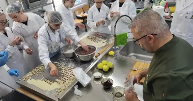 Stire din Cultură-Educație : Tradiție, gust și educație. Săptămâna Bucătăriei Turcești, celebrată la Liceul „Gheorghe Miron Costin”