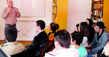 Stire din Cultură-Educație : Sărăcia educațională este o realitate