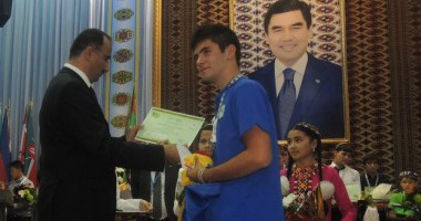 Stire din Cultură-Educație : Debut excepțional pentru Liceul Internațional de Informatică